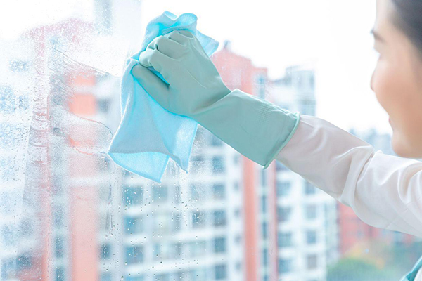 北京舒特通州保潔:北方冬天擦玻璃不結(jié)冰、沒水痕,就按這法子來 舒特通州會所日常保潔